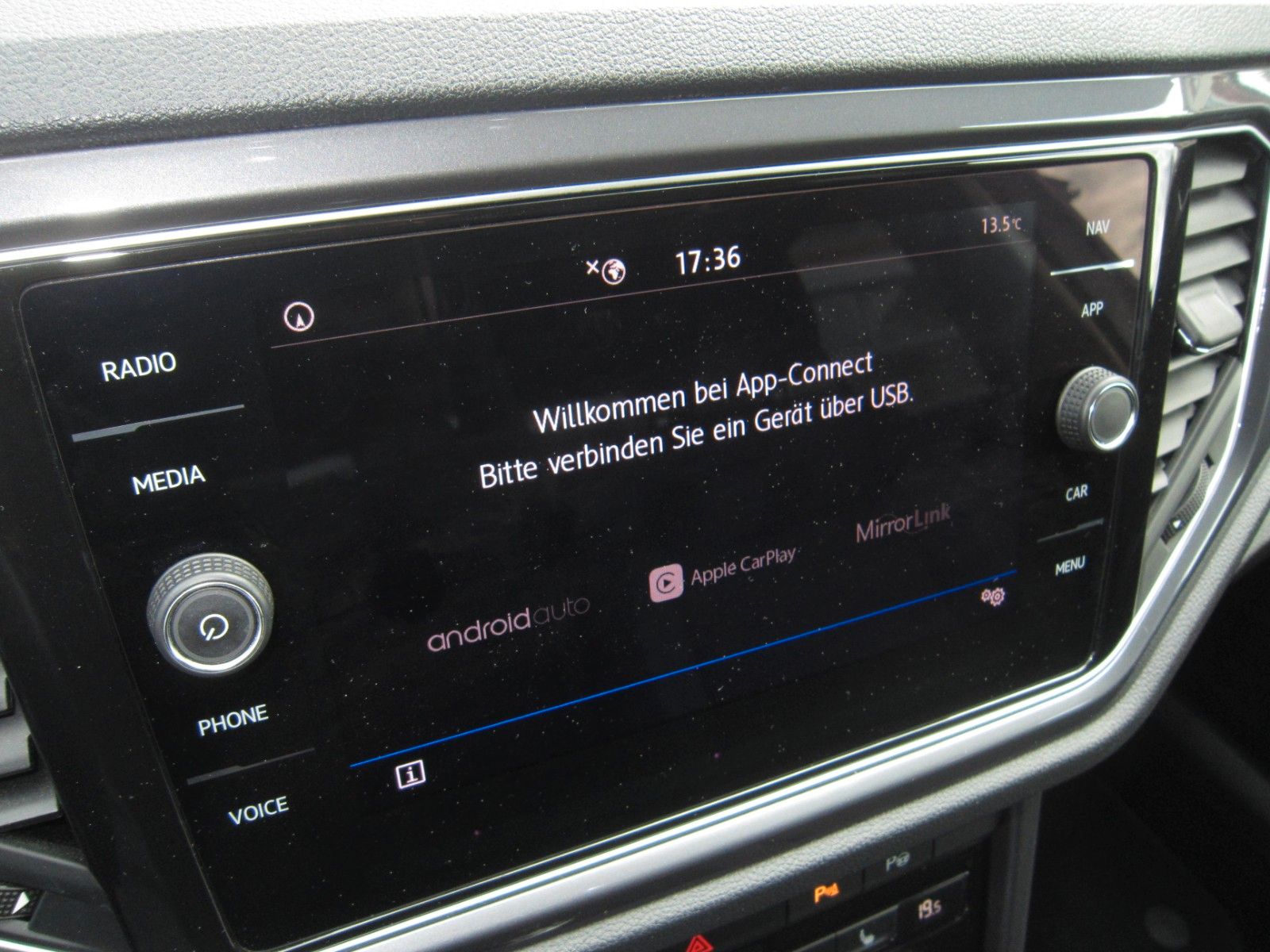 Volkswagen T-Roc IQ.DRIVE - Samsaru's Car Outlet
