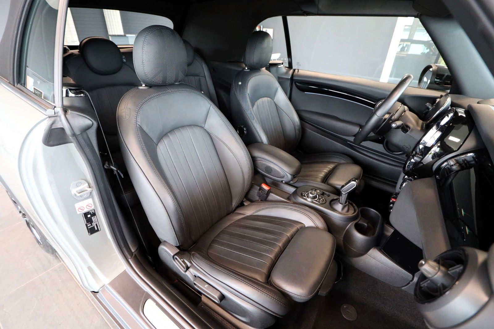 MINI Cooper S Cabrio Classic - Samsaru's Car Outlet