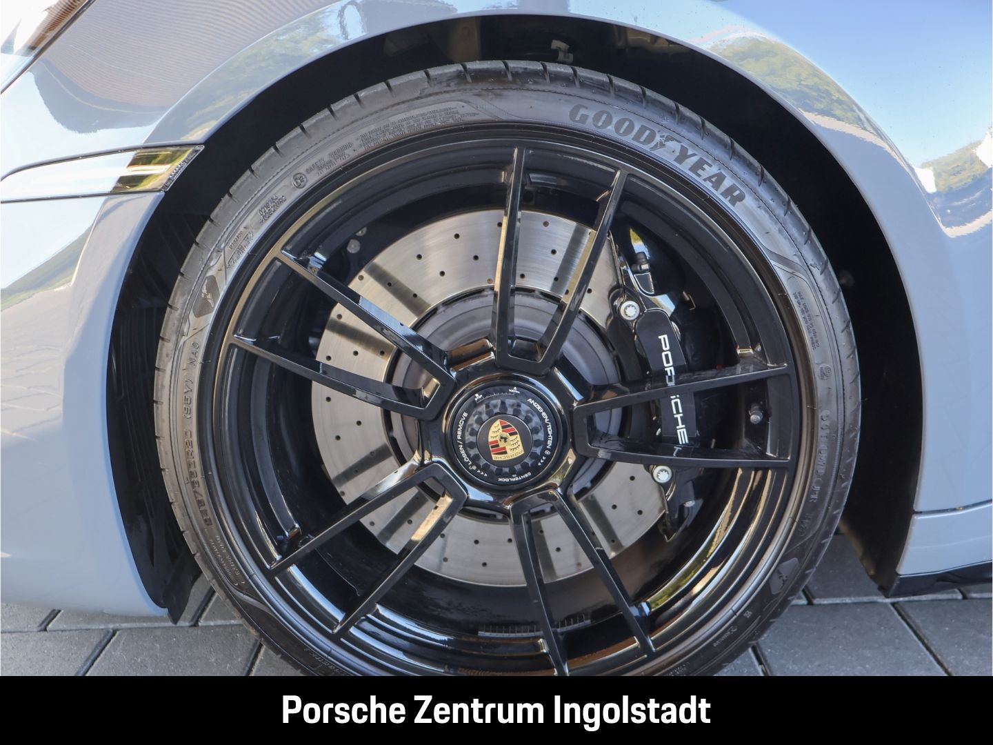 Porsche 992 911 Carrera 4 GTS Cabriolet BOSE Matrix-LED