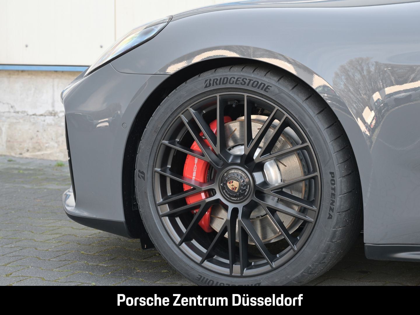 Porsche Panamera GTS Surround-View Head-Up Sportabgas