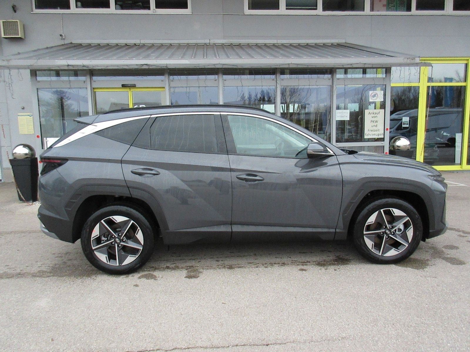 Hyundai New Tucson 1.6 T-GDI MHEV Comfort+ - Samsaru's Car Outlet