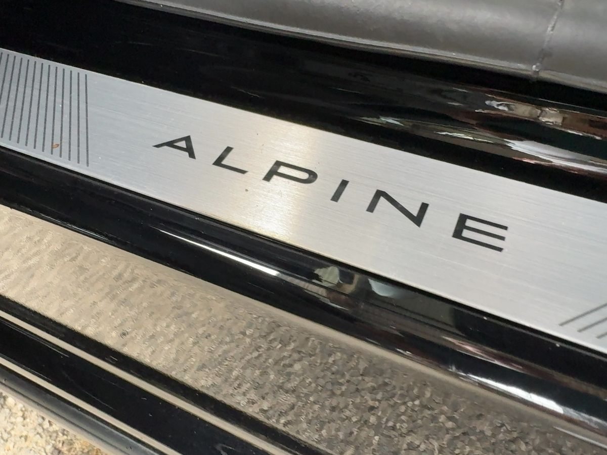 Renault Arkana ESPRIT ALPINE Full Hybrid - Samsaru's Car Outlet