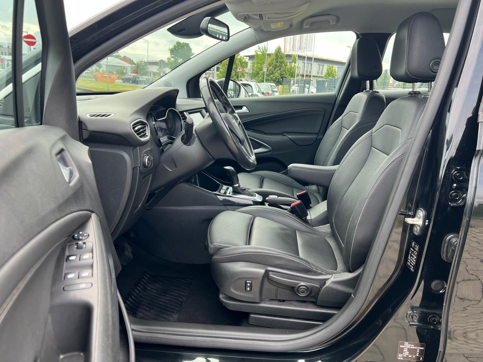 Opel Crossland 1.5 D Elegance Aut. - Samsaru's Car Outlet