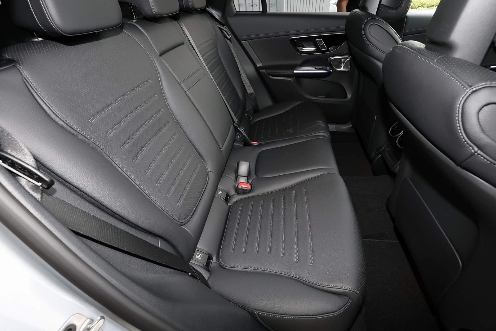 Mercedes-Benz GLC 300 d 4M AMG MBUX+360°+DIG-LED+Pano+AHK+Nigh