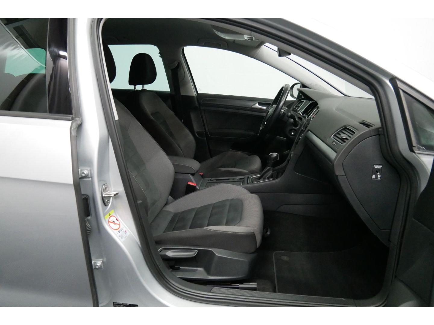 Volkswagen Golf Variant Comfortline 2.0 TDI - Samsaru's Car Outlet