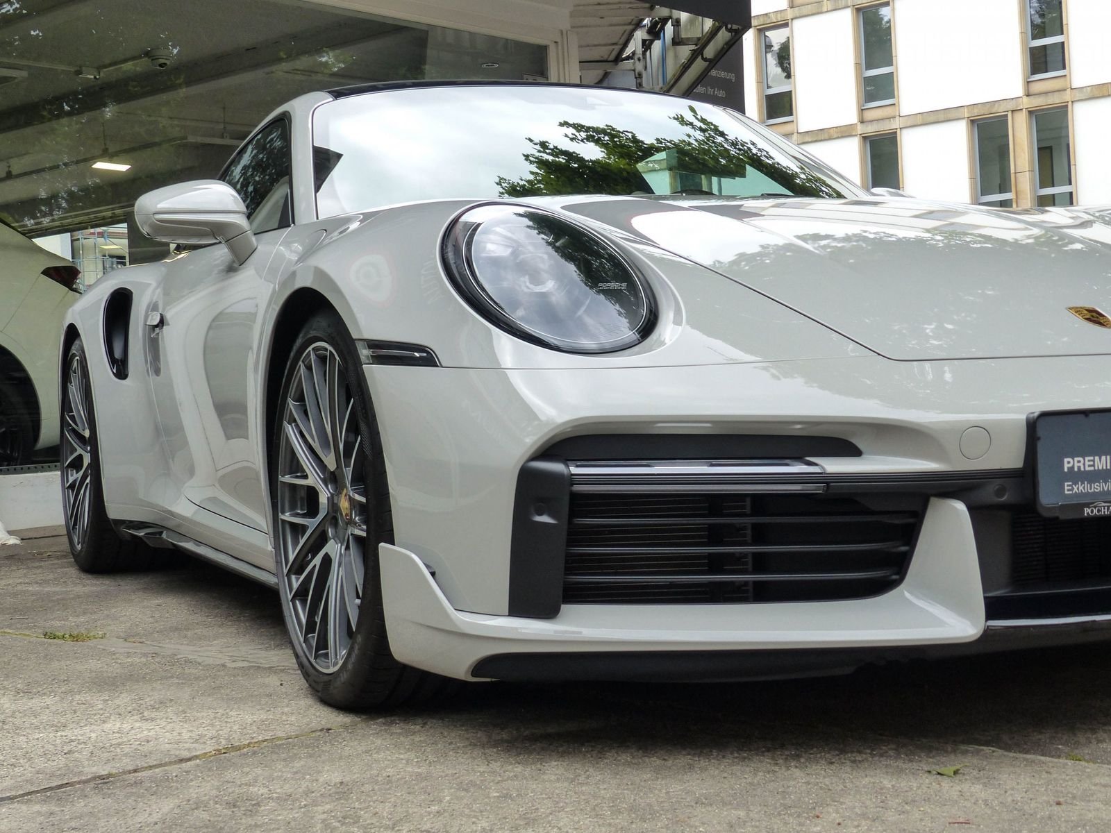 Porsche 992 Turbo Coupè - Samsaru's Car Outlet