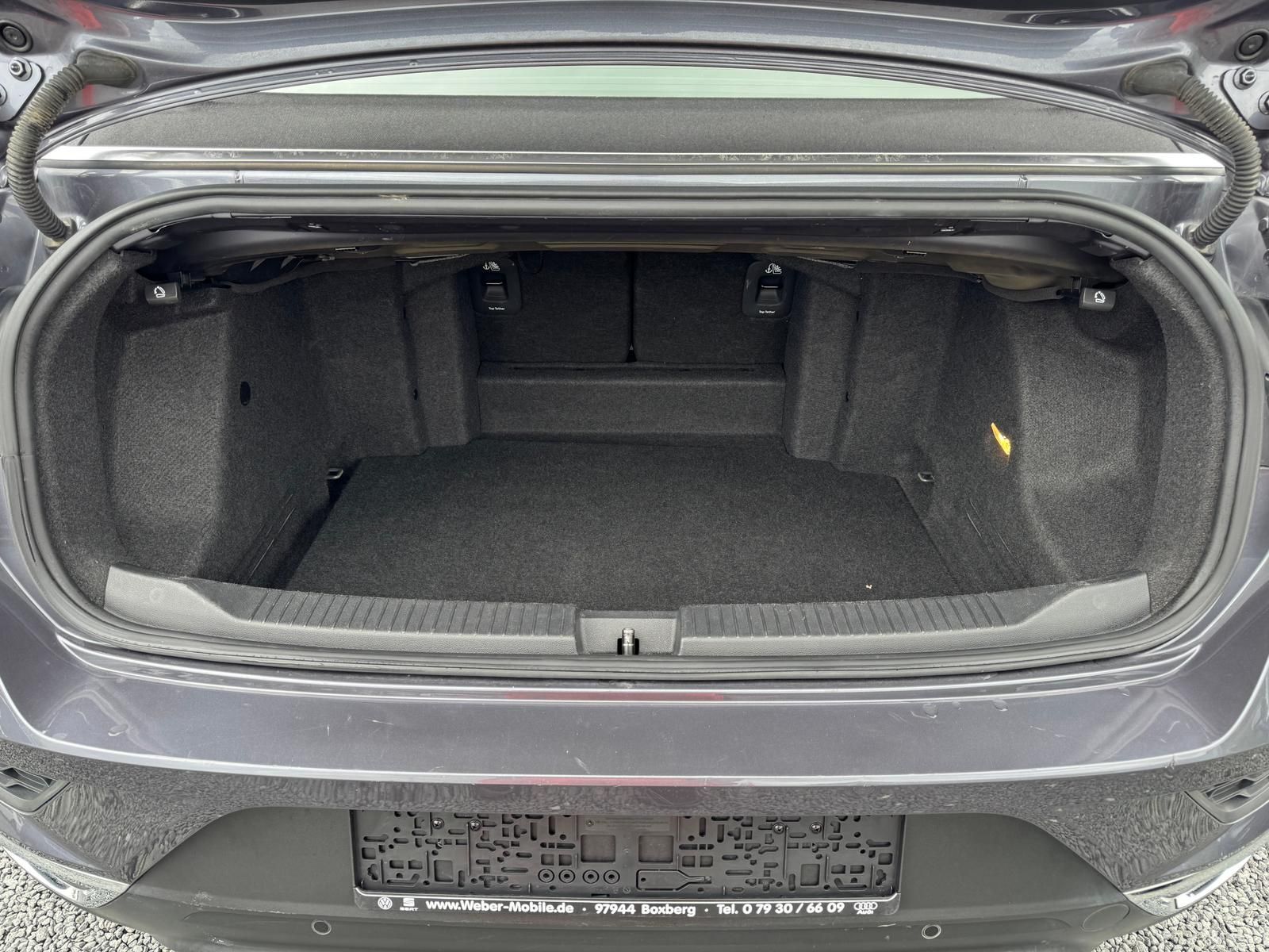 Volkswagen T-Roc 1.5 TSI Style - Samsaru's Car Outlet