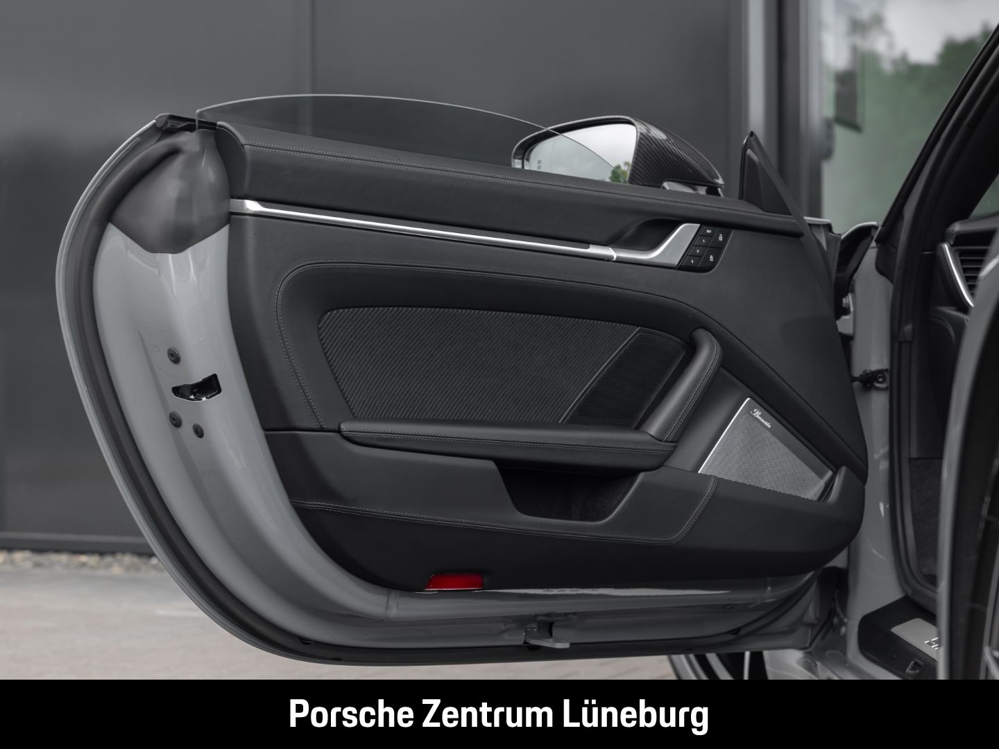 Porsche 992 911 Turbo S Cabriolet - Samsaru's Car Outlet
