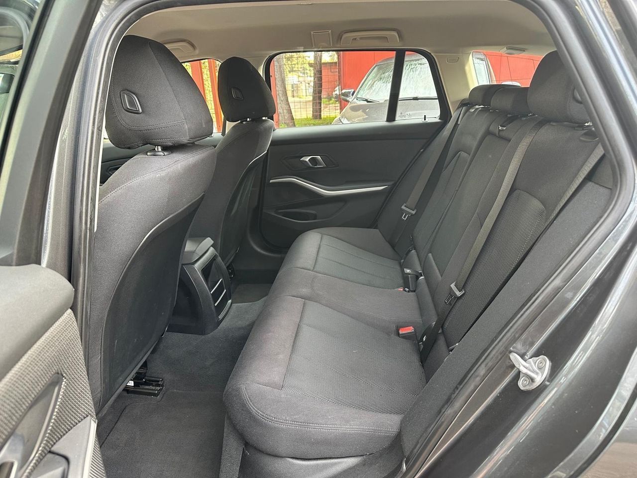 BMW 318 318d Touring Business Advantage - Samsaru's Car Outlet