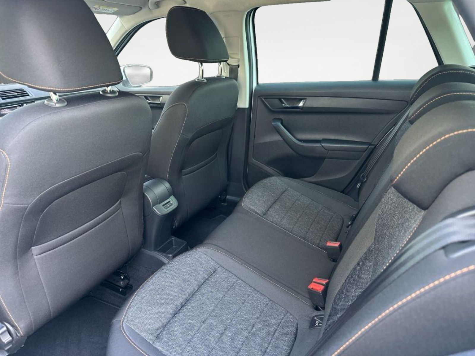 Skoda Fabia Combi 1.0TSI DSG - Samsaru's Car Outlet