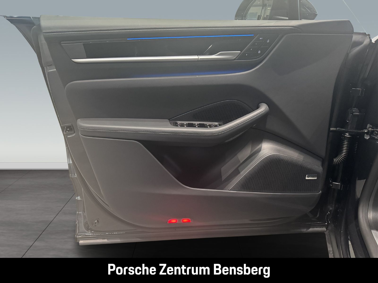 Porsche Macan 4S Electric