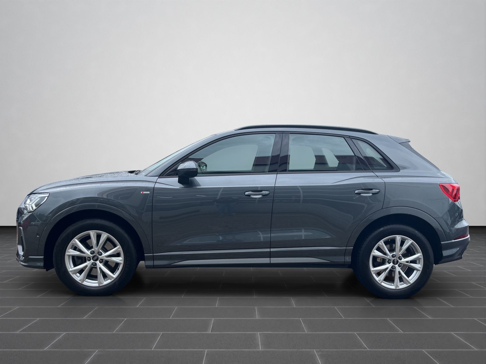 Audi Q3 S line 40 TDI S-TRONIC - Samsaru's Car Outlet