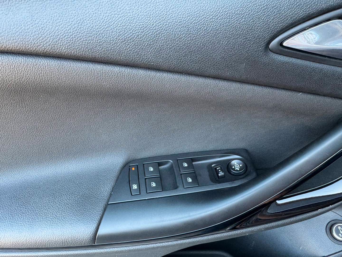 Opel ASTRA ST 1.5D Elegance - Samsaru's Car Outlet
