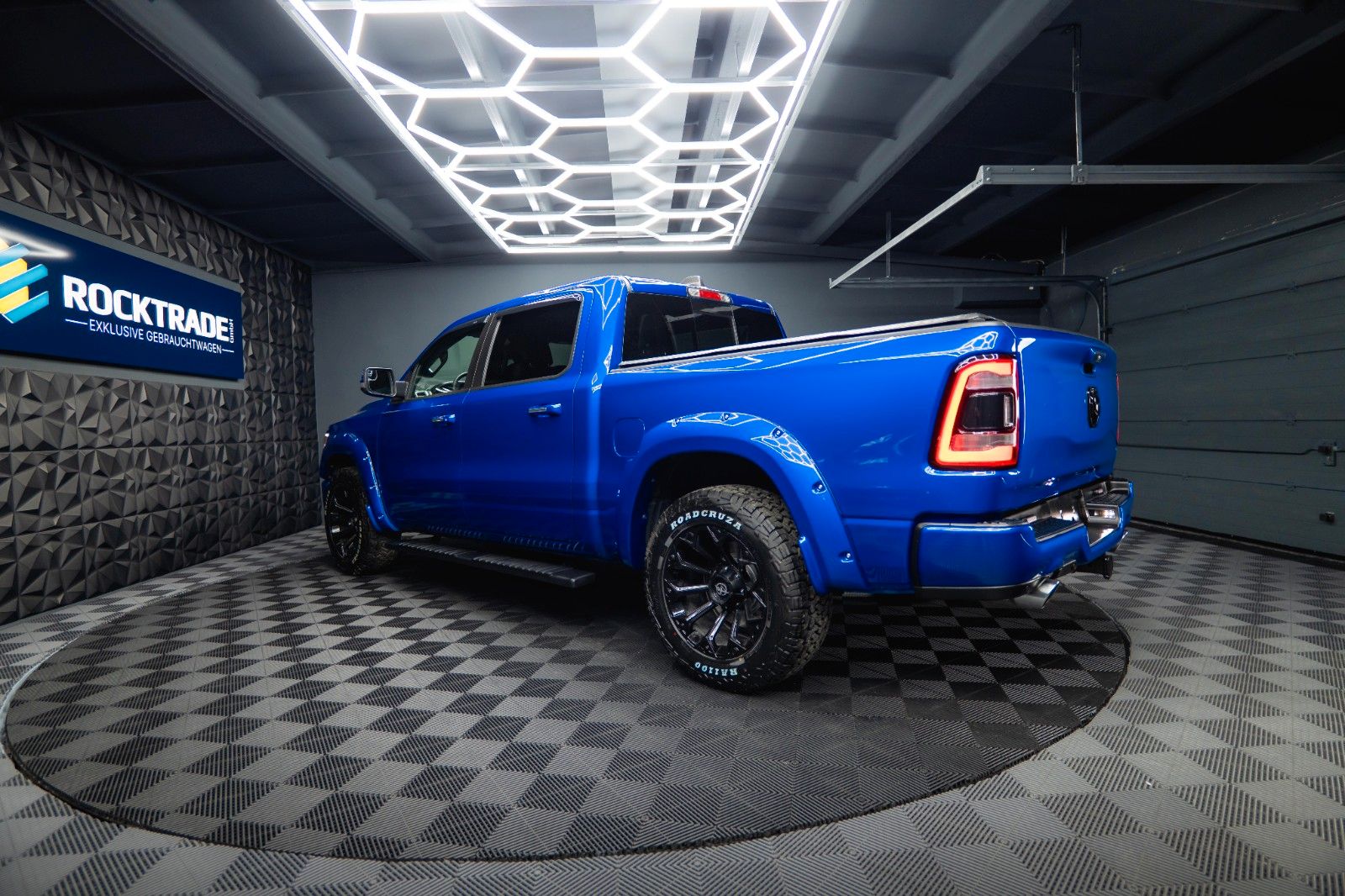 Dodge RAM 5.7 V8 HEMI 4x4 OFFROAD Night Limited 19%