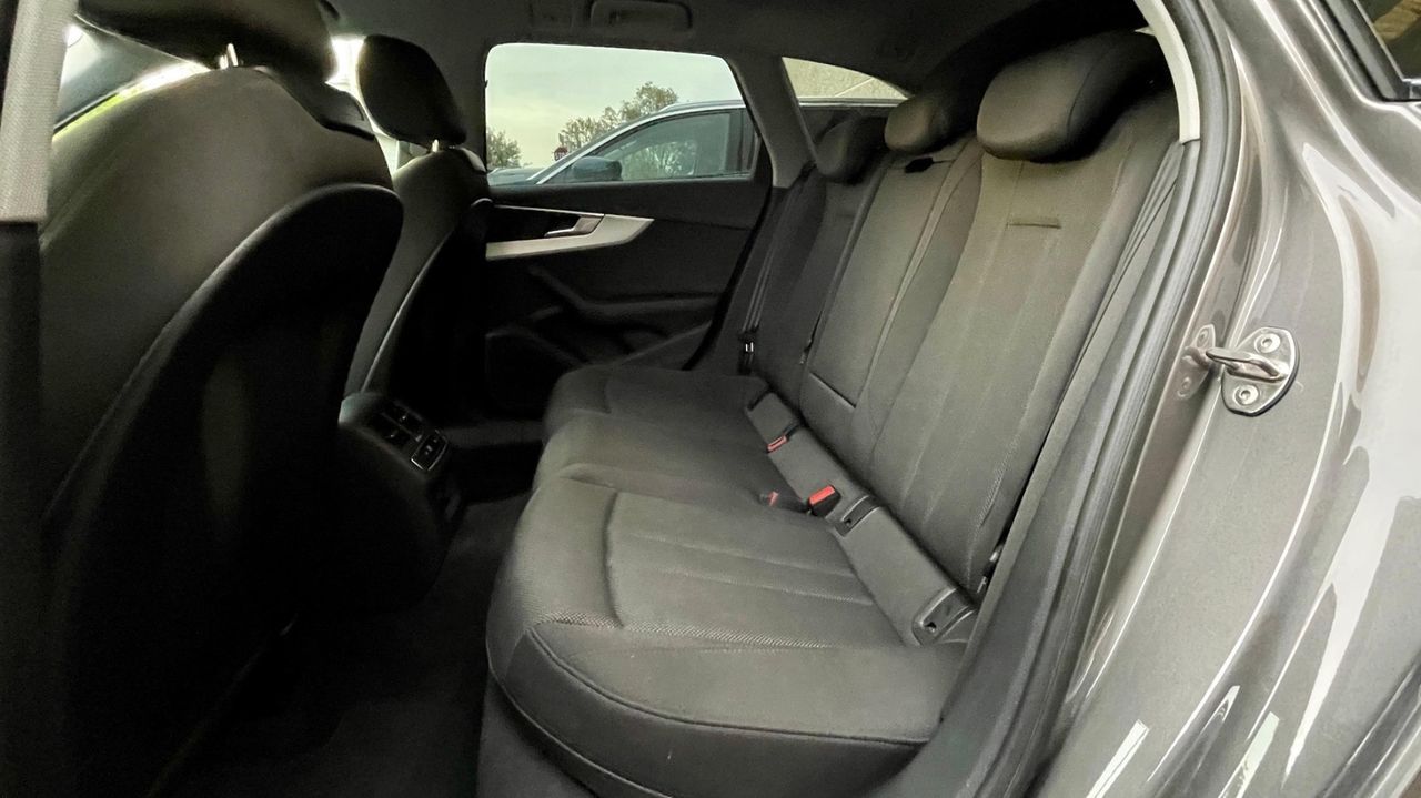 Audi A4 Avant 40 TDI S tronic Advanced - Samsaru's Car Outlet