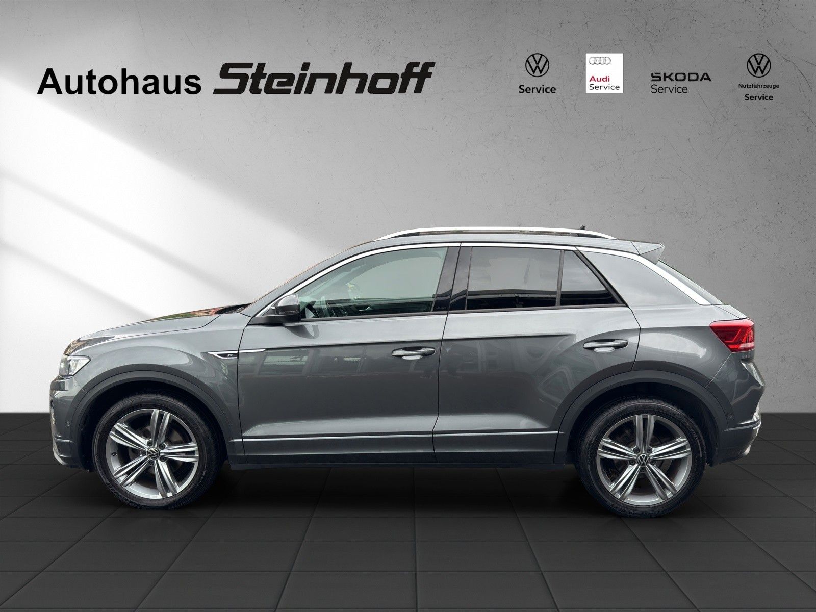 Volkswagen T-Roc R-Line DSG - Samsaru's Car Outlet