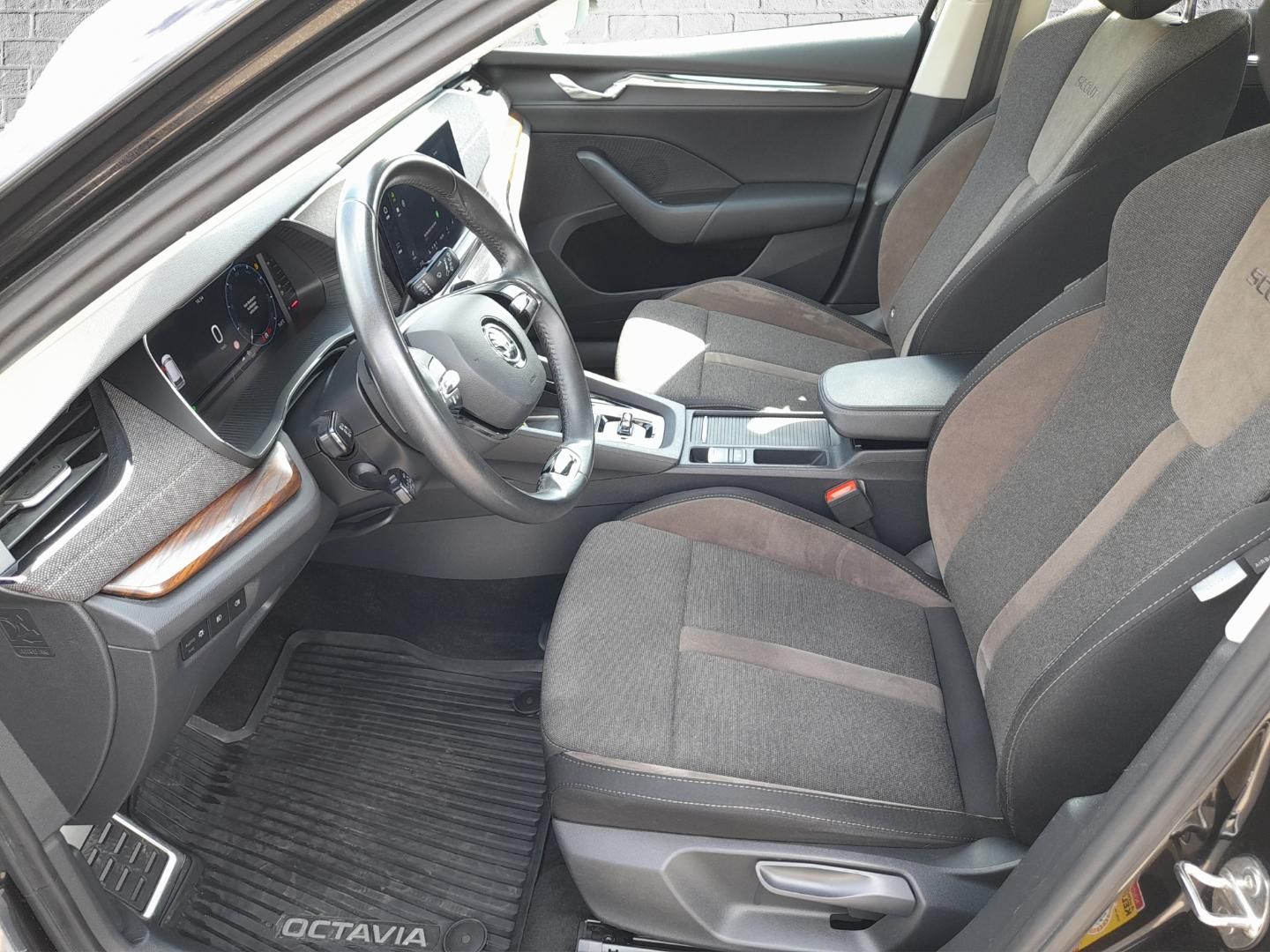 Skoda Octavia Combi SCOUT 2.0 TDI 4x4 - Samsaru's Car Outlet