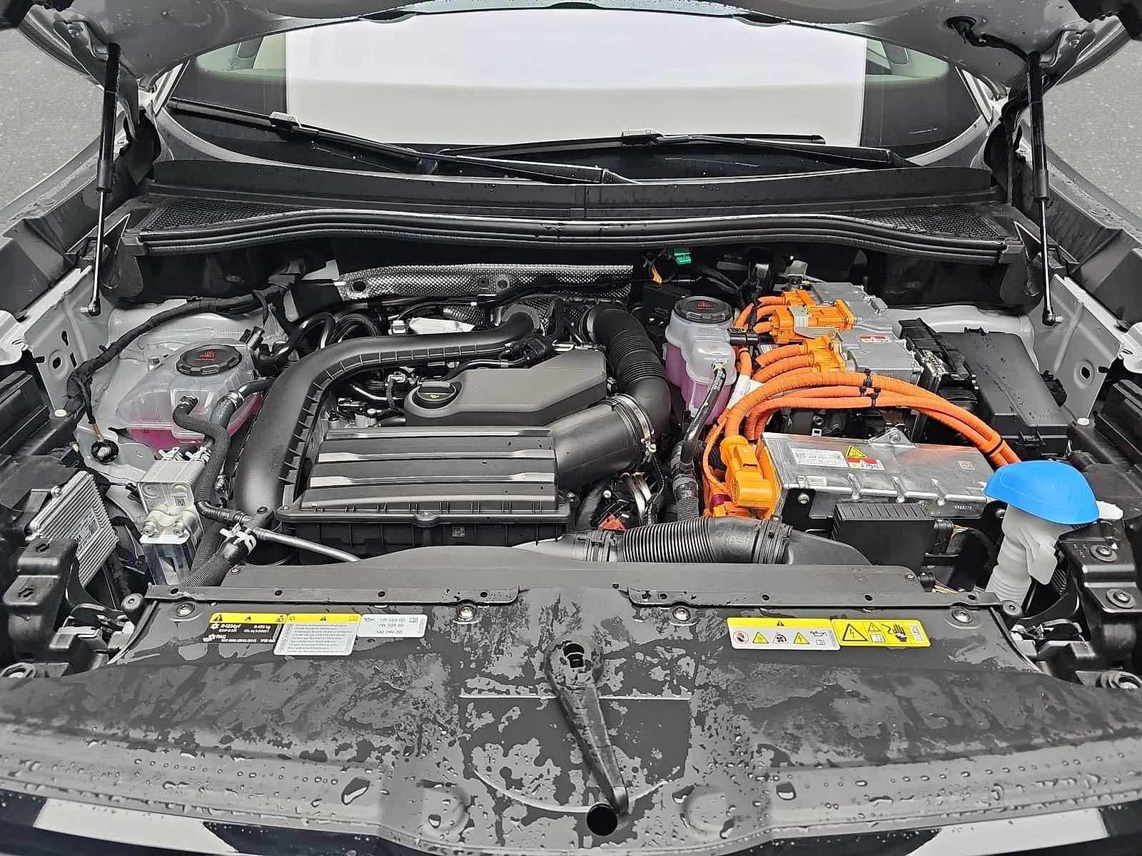 Skoda 1.5 TSI DSG IV PHEV SPORTLINE AHK PANO LM