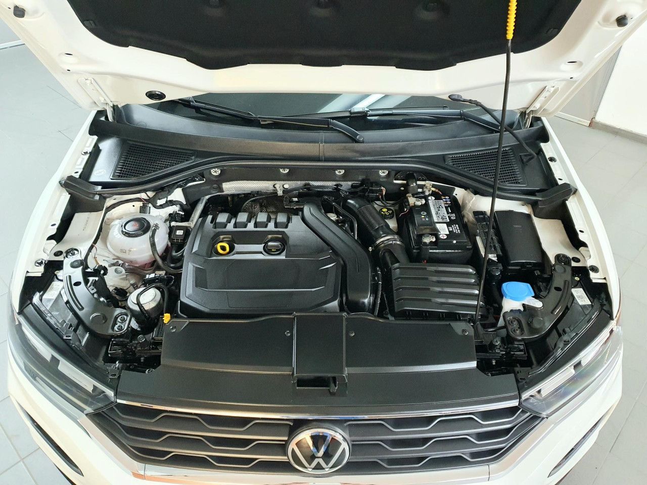 Volkswagen T-Roc 1.5 TSI DSG - Samsaru's Car Outlet