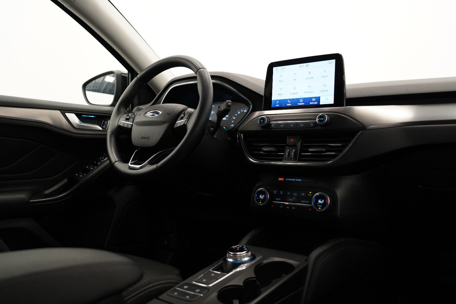 Ford Focus Turnier 1.5 Titanium - Samsaru's Car Outlet