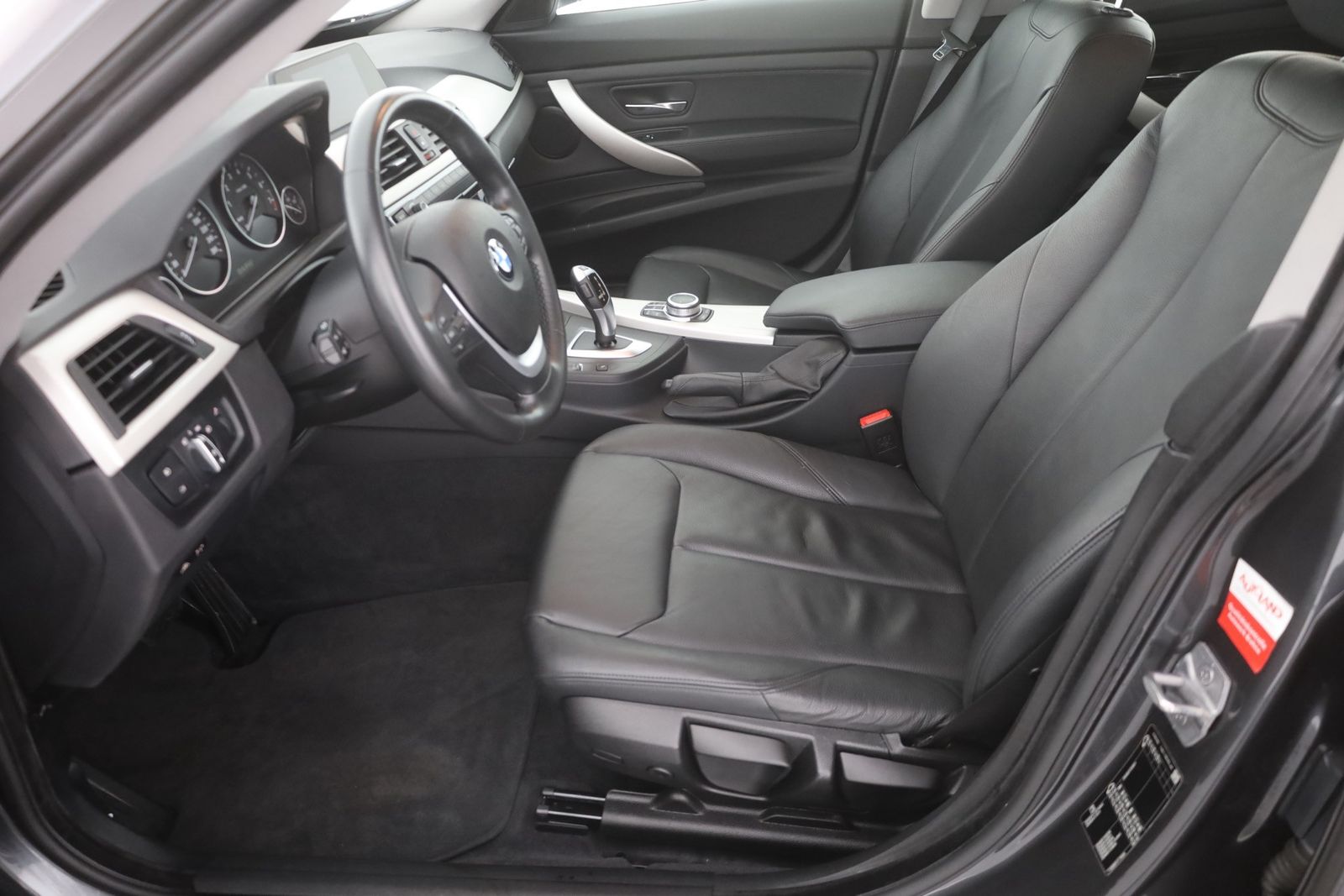 BMW 320i Gran Turismo - Samsaru's Car Outlet