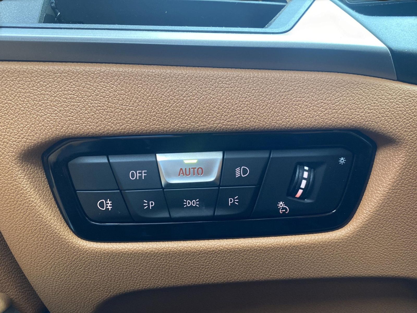 BMW 330 e - Samsaru's Car Outlet