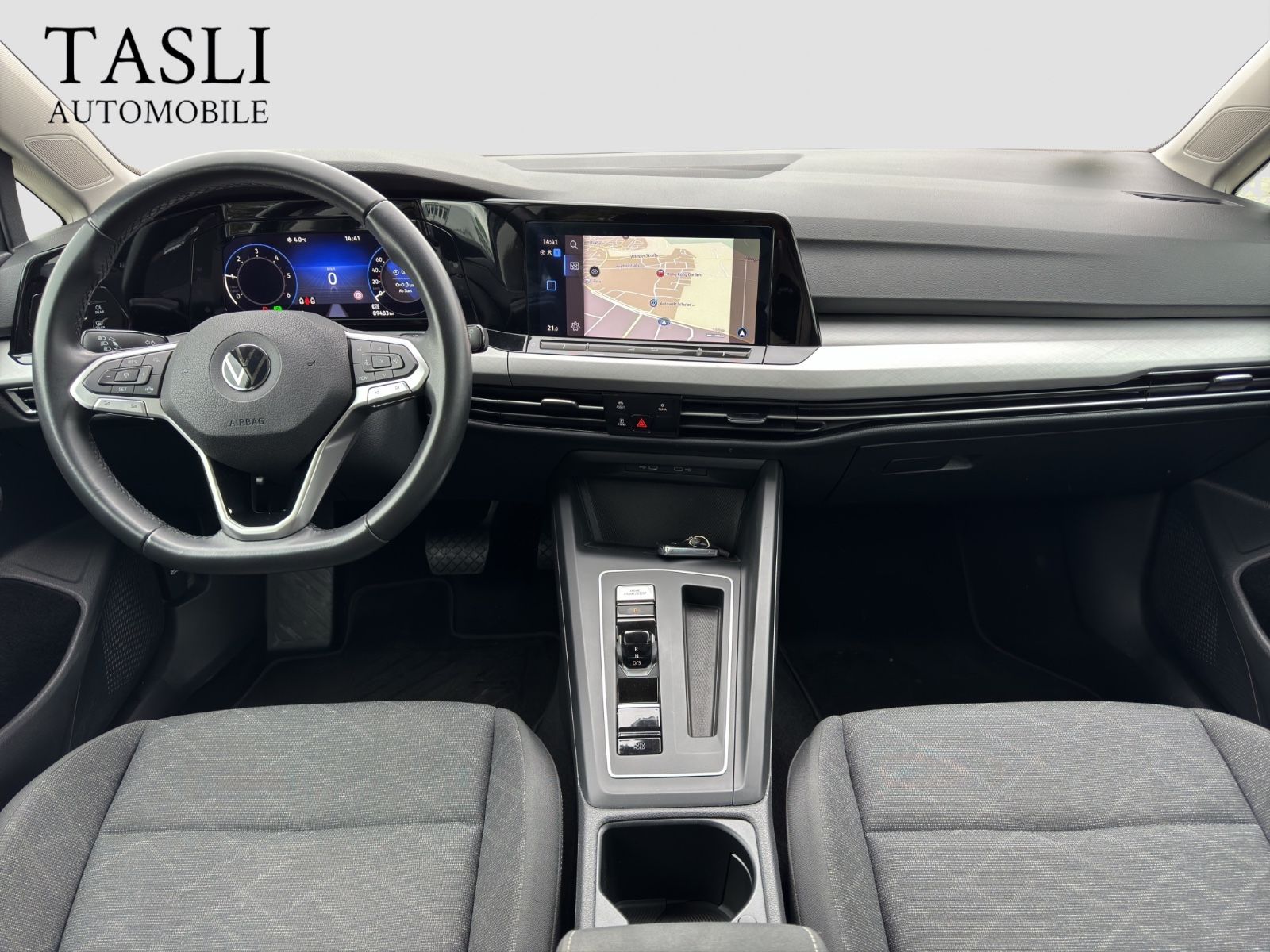Volkswagen Golf VIII/8 Variant Life - Samsaru's Car Outlet