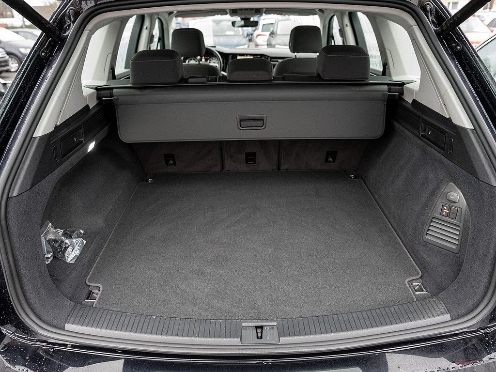 Volkswagen Touareg 3.0 V6 TDI 4M - Samsaru's Car Outlet