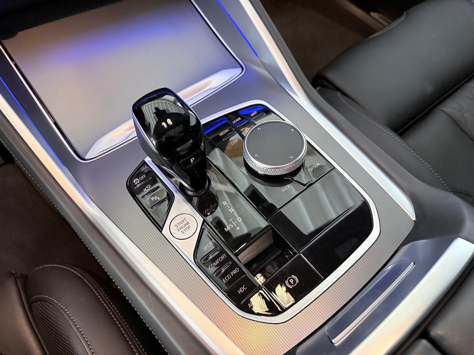 BMW X6 40d xDrive-M Sport/Sky/AHK/360/HUD/B&W/Iconic
