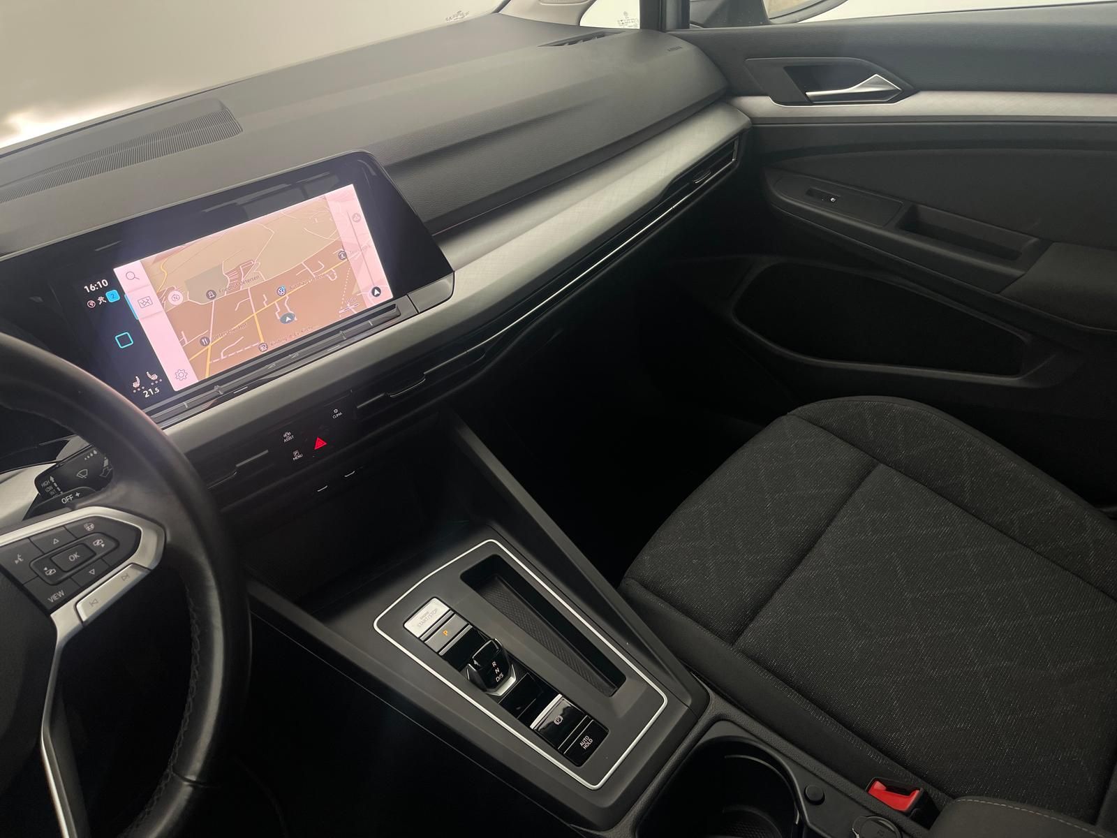 Volkswagen Golf 1.0 eTSI Life - Samsaru's Car Outlet
