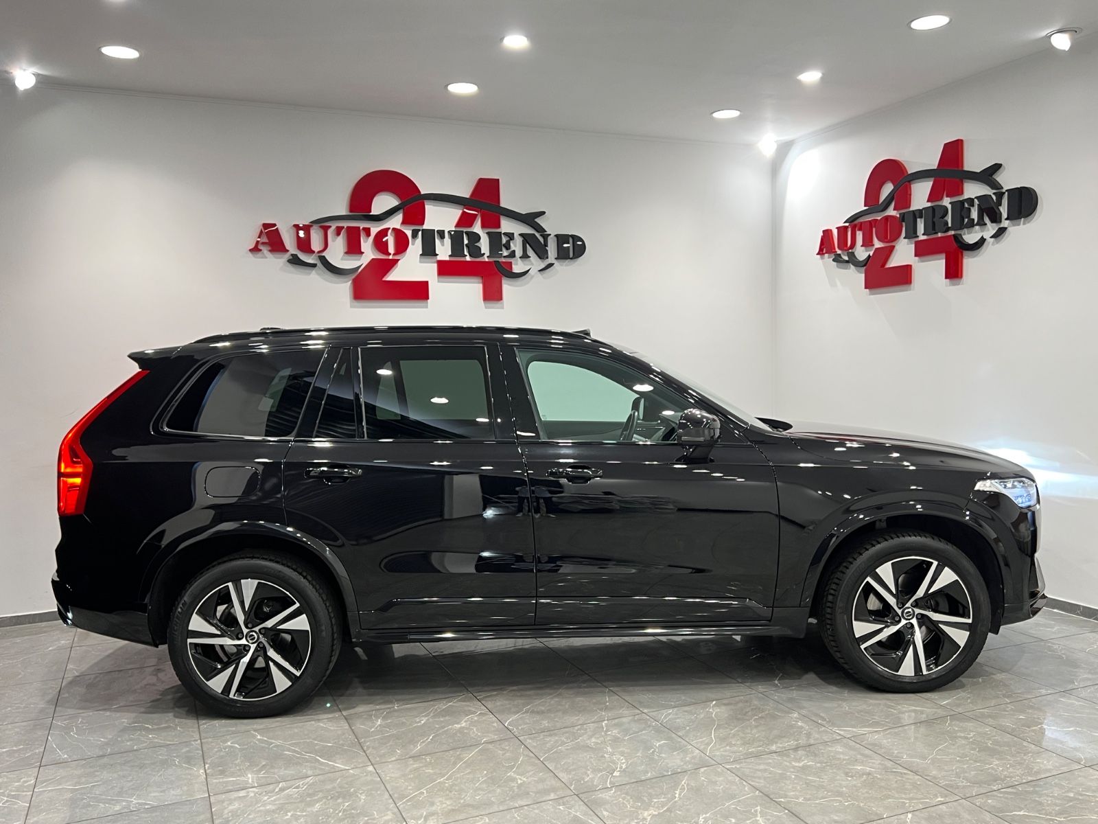 Volvo XC90 R Design AWD - Samsaru's Car Outlet