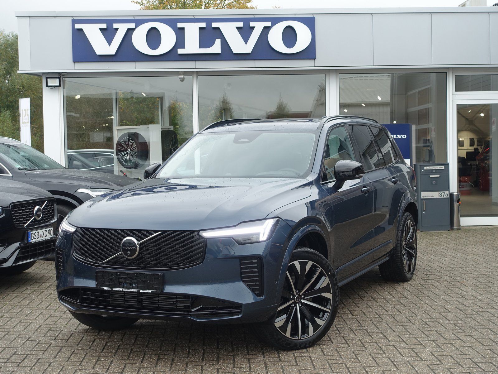 Volvo XC90 Plus Dark T8 AWD Plug-in Hybrid//B&W/AHK