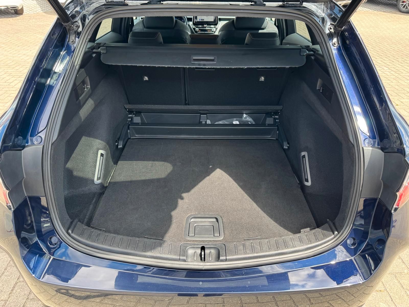 Toyota Corolla 1.8 Touring Sports Hybrid - Samsaru's Car Outlet