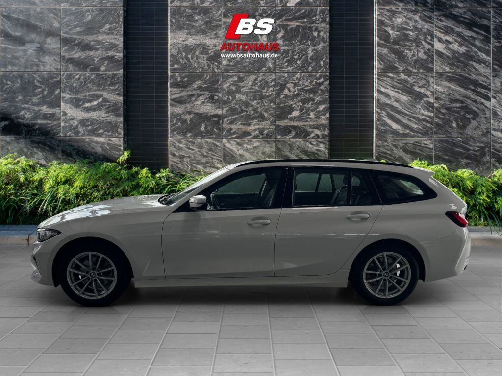 BMW 320i Touring Aut. - Samsaru's Car Outlet