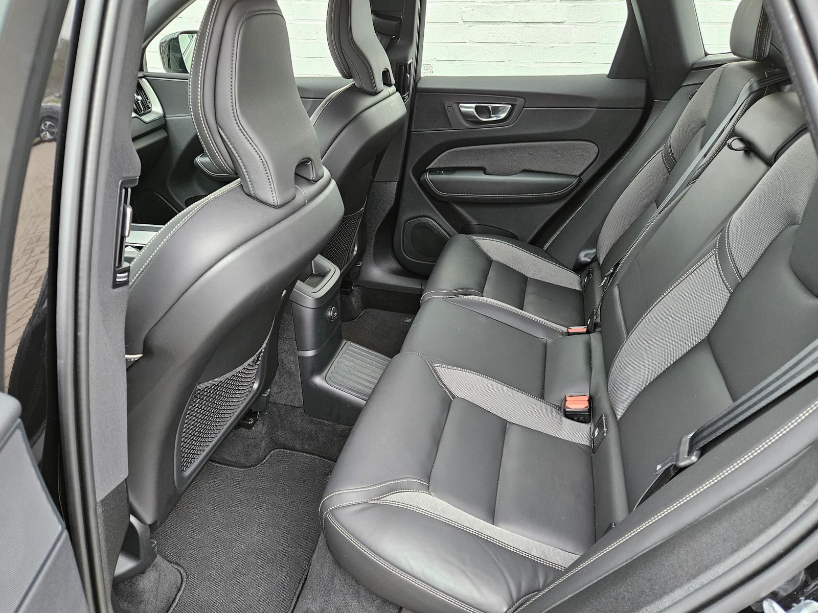 Volvo XC60 T6 AWD Plus Dark*AHK*ACC*Panorama*360*