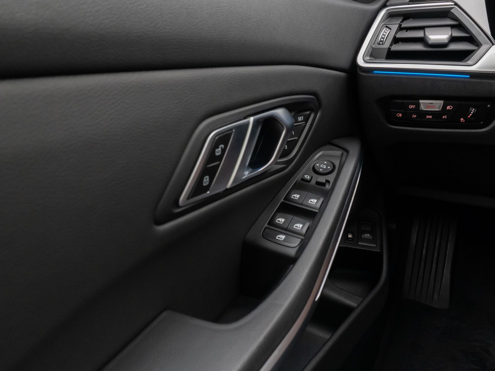 BMW 320e Luxury Line - Samsaru's Car Outlet