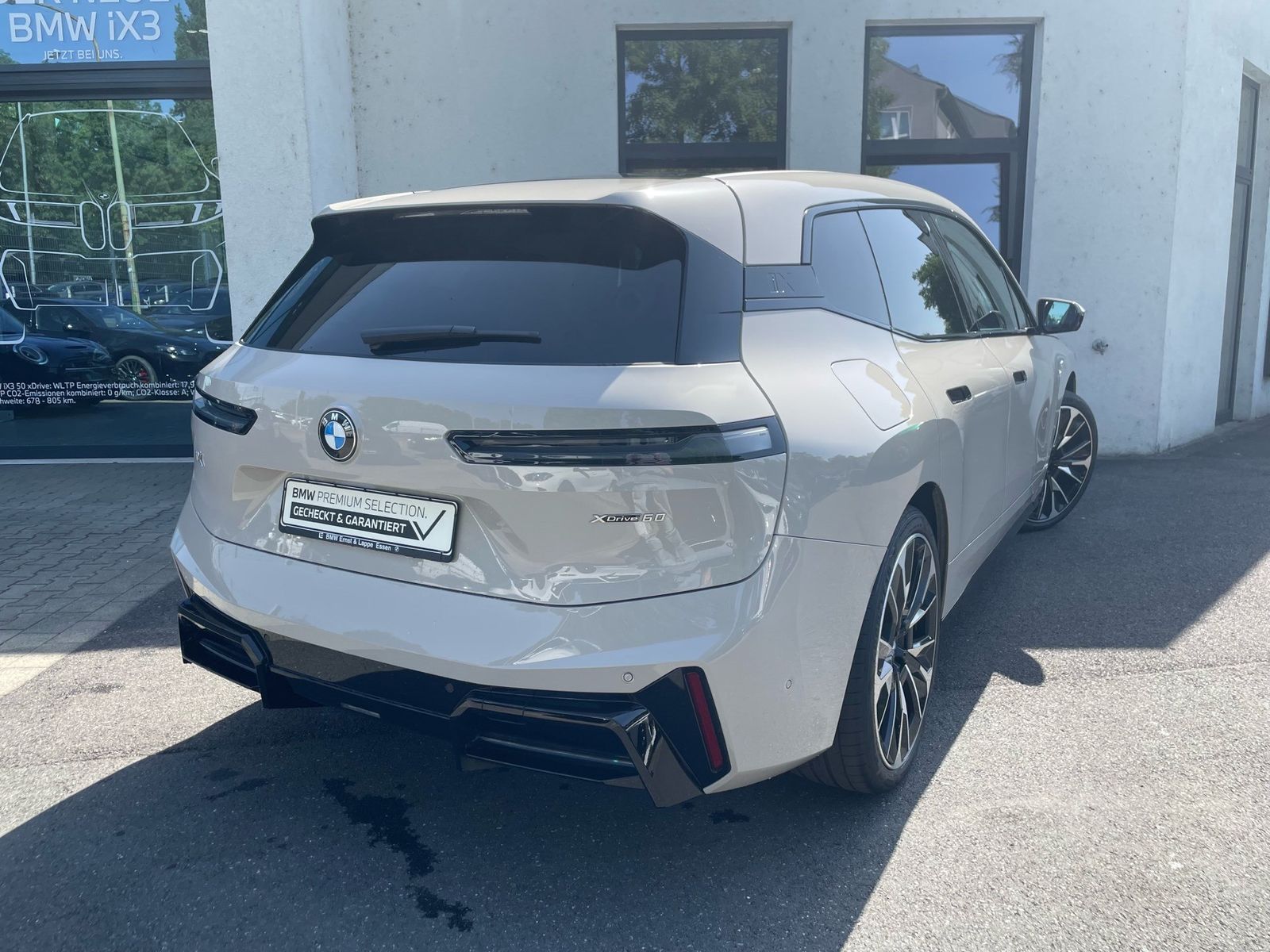 BMW iX xDrive60 M Sport Pro || Pano AHK Autobahnass