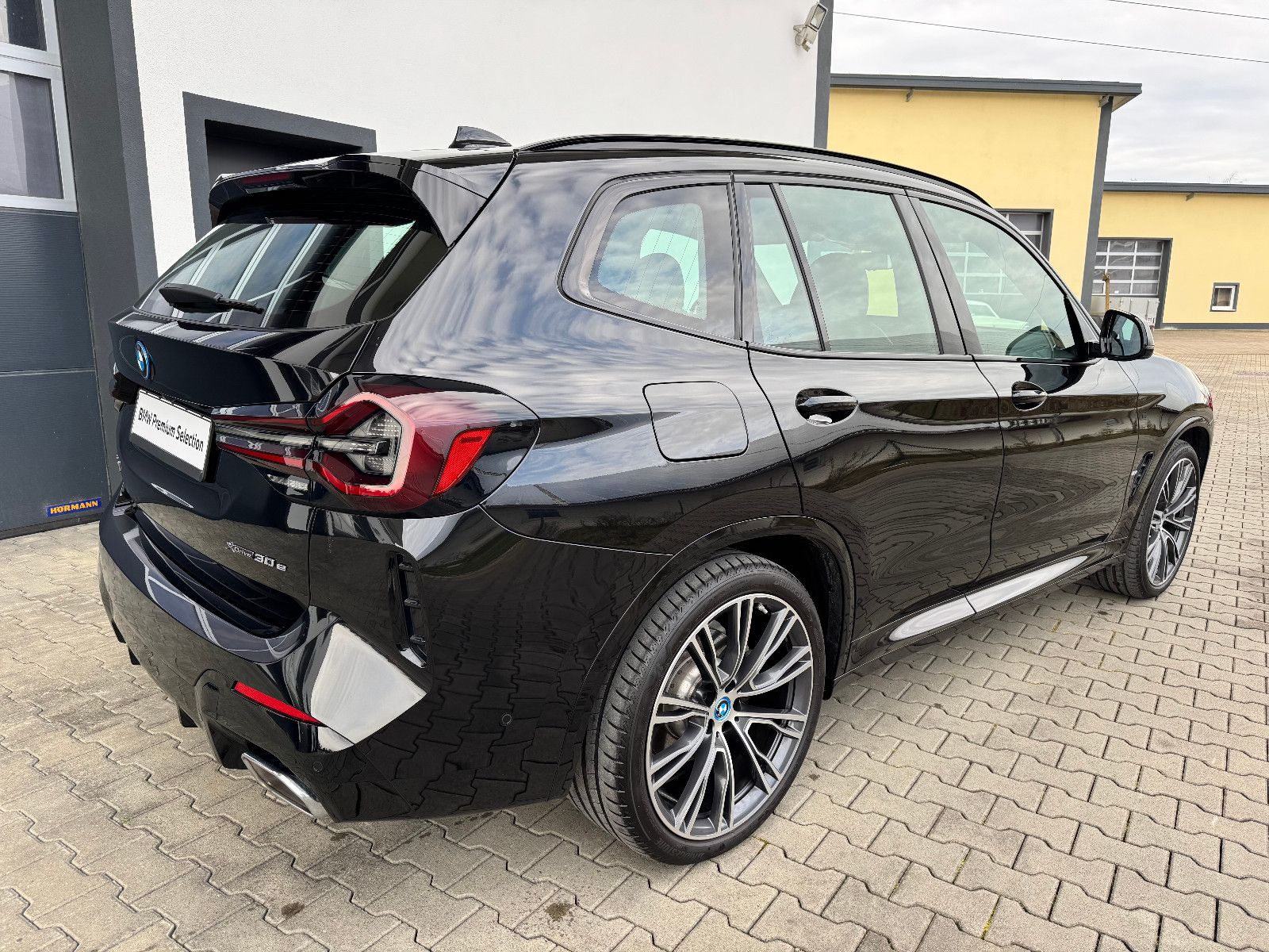 BMW X3 xDrive 30e M Sport - Samsaru's Car Outlet