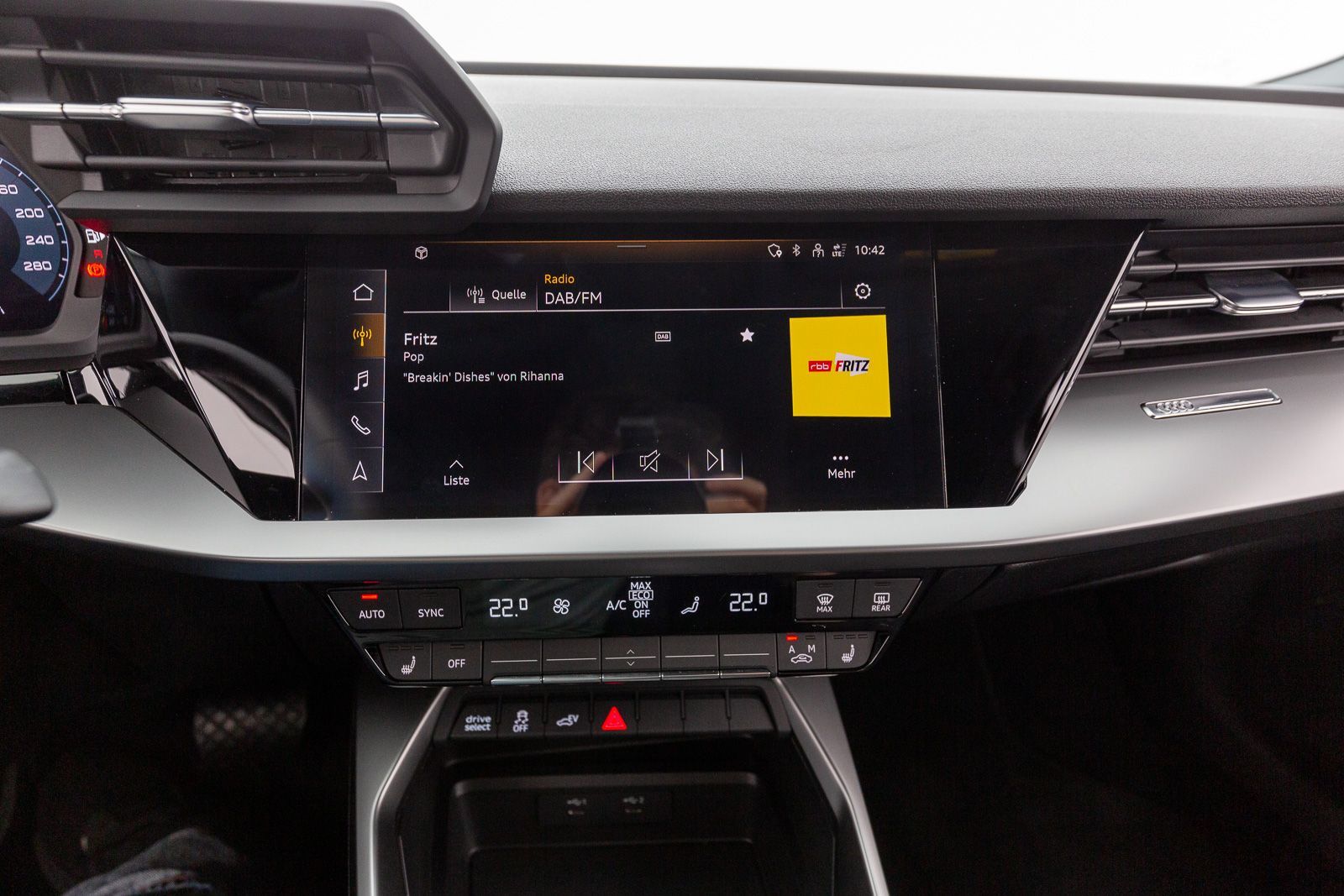 Audi A3 Sportback TFSI e S line - Samsaru's Car Outlet