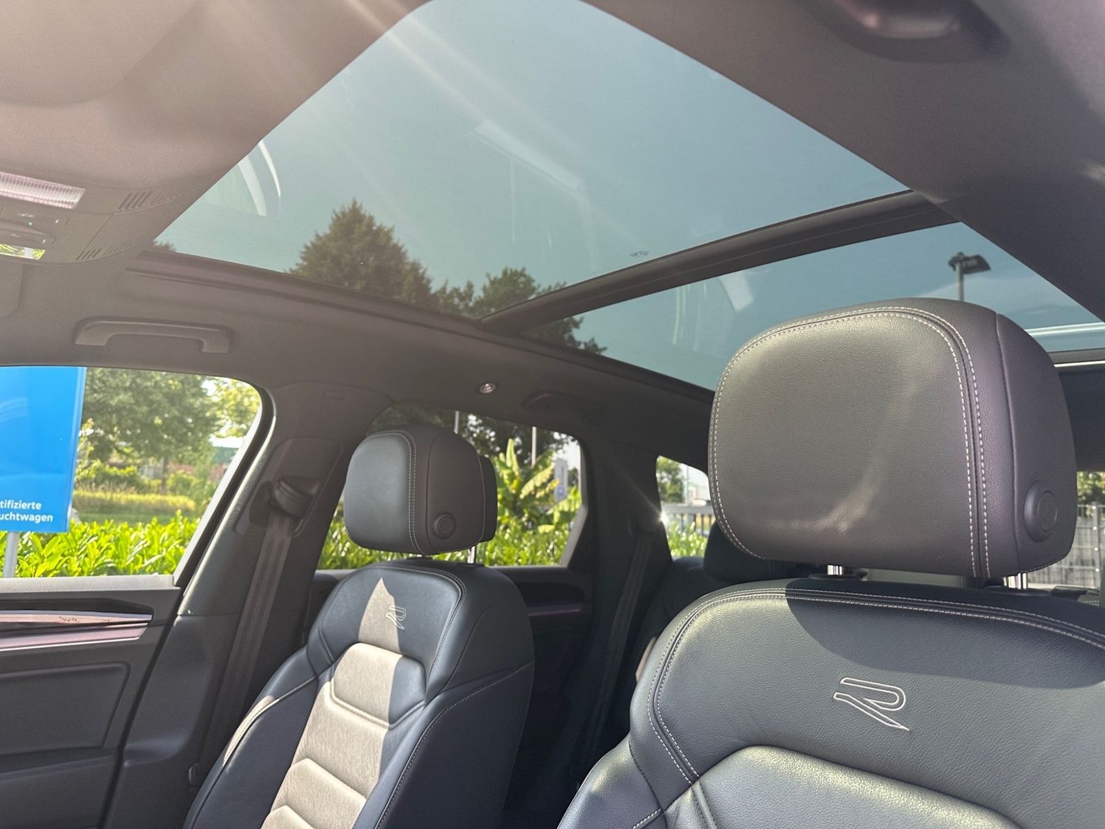 Volkswagen Touareg 3.0 V6 TDI DSG 4M R-LINE BLACK - Samsaru's Car Outlet