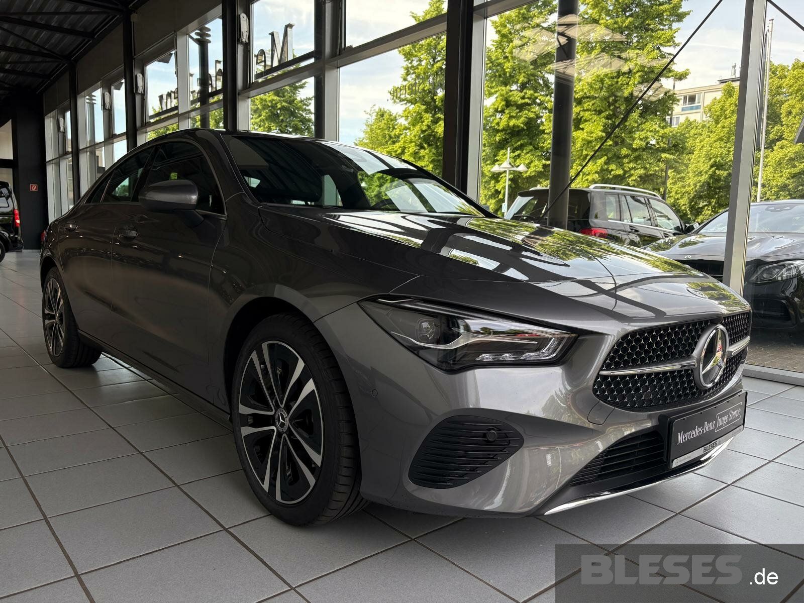 Mercedes-Benz CLA 180 Progressive - Samsaru's Car Outlet