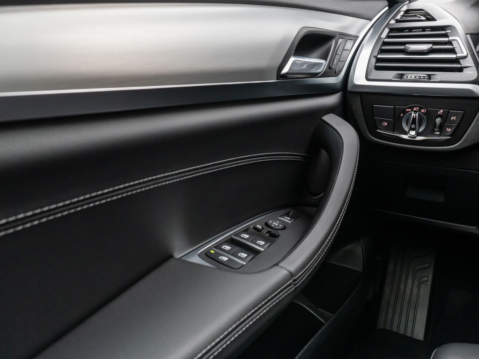 BMW X3 xD30d - Samsaru's Car Outlet