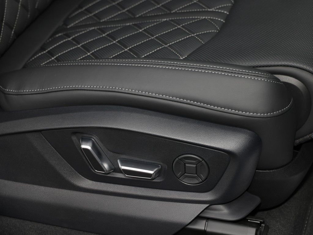 Audi Q7 SUV S line 60 TFSI e quattro