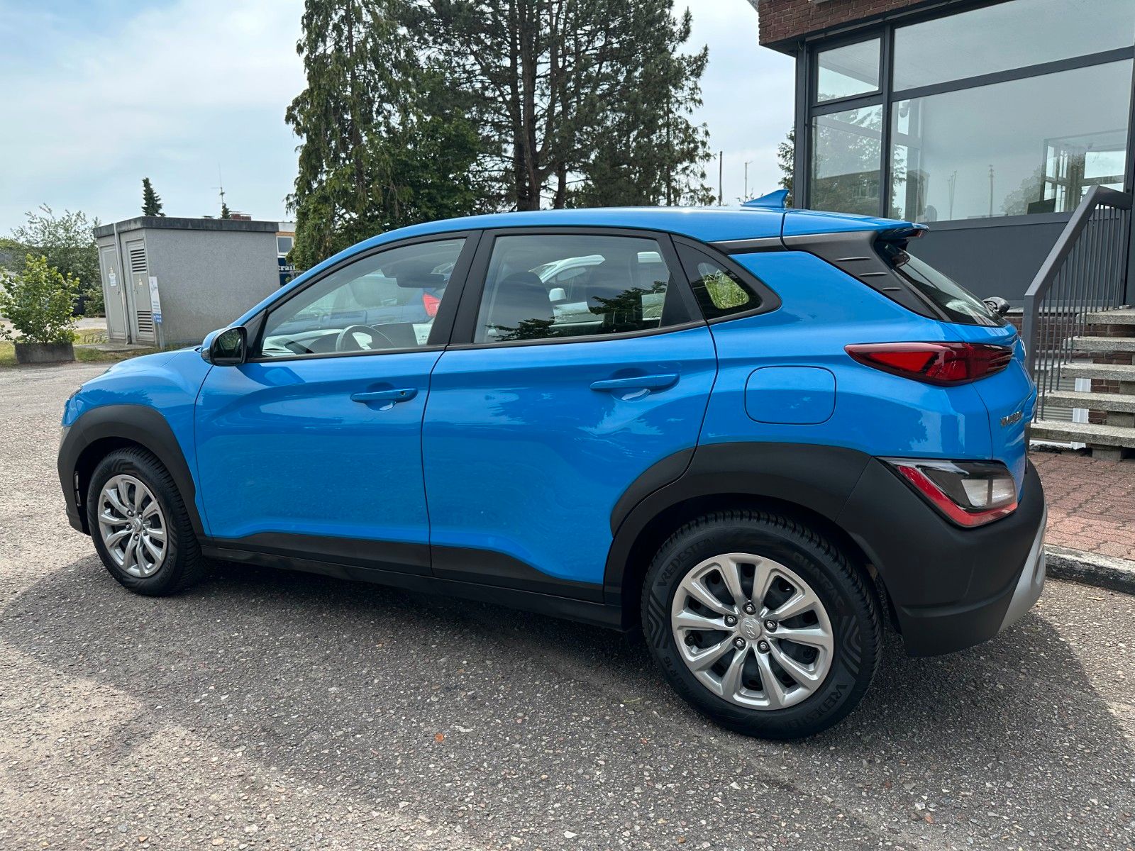Hyundai Kona Pure 2WD - Samsaru's Car Outlet