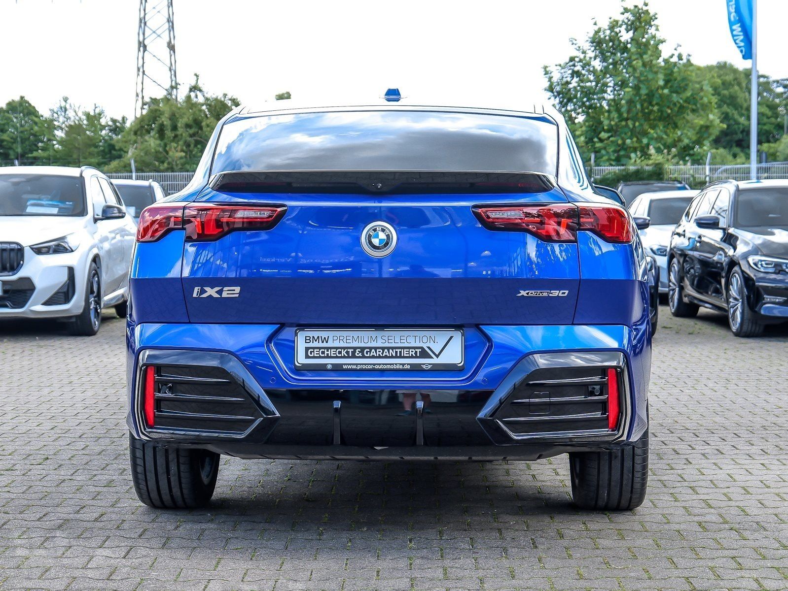 BMW iX2 xDrive30 M-Sportpaket+AHK+HUD+Memory-Sitz+AC