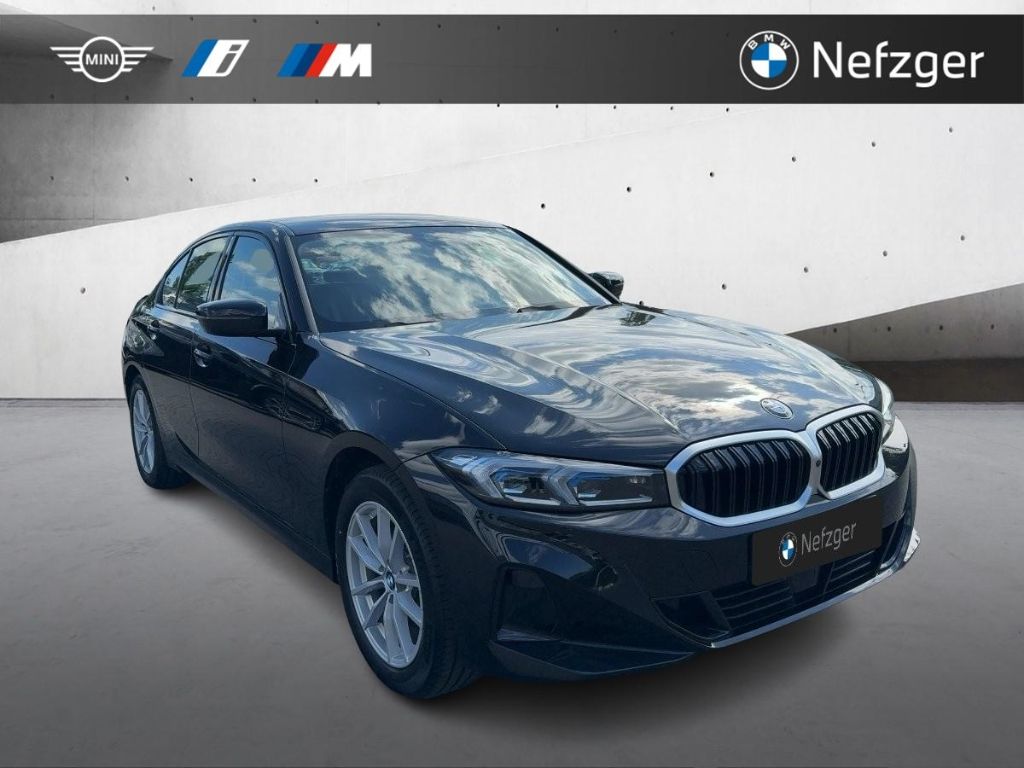 BMW 320 i xDrive Limousine LED RFK LED Ambiente