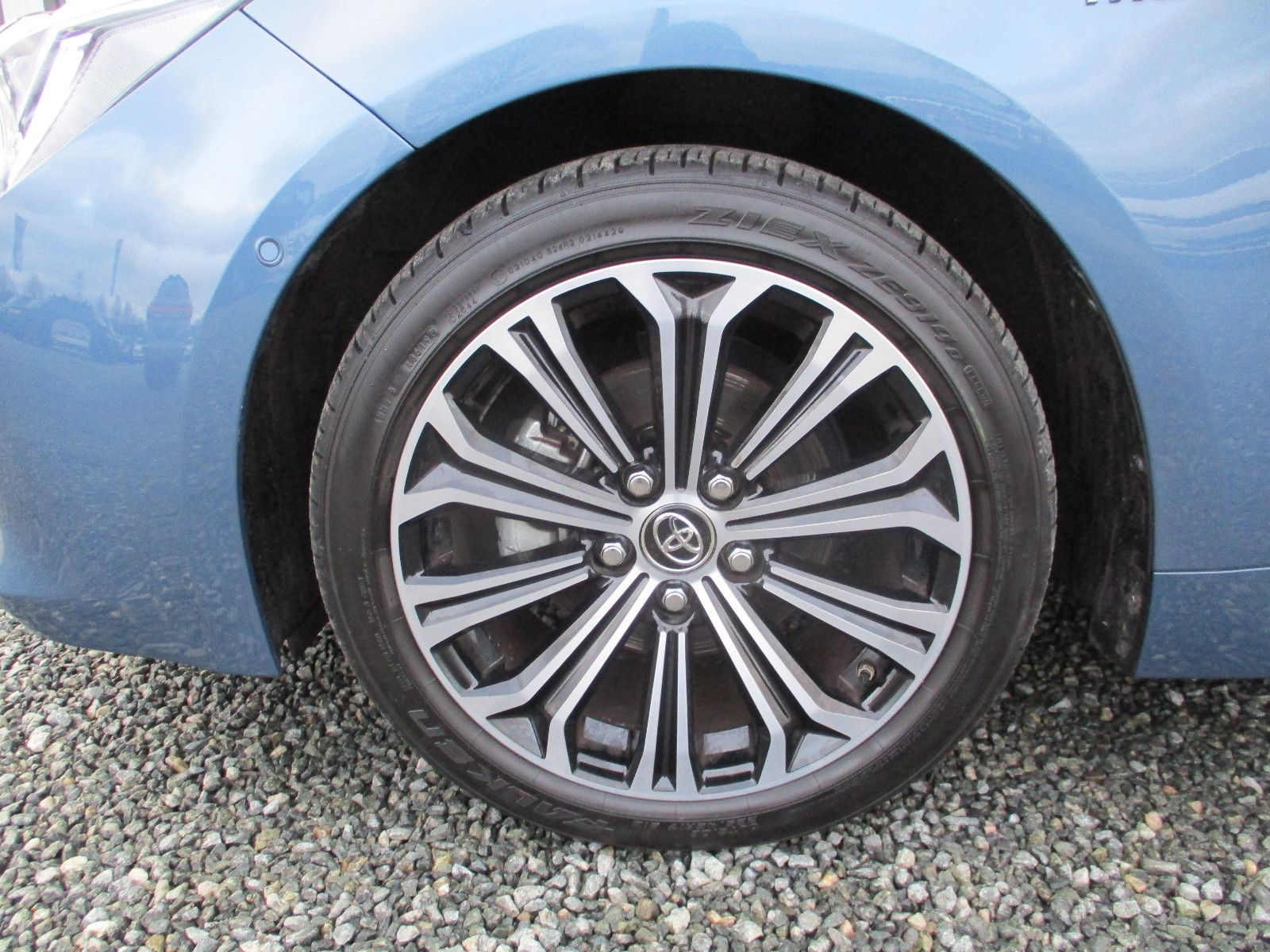 Toyota Corolla Hybrid 1.8 Club - Samsaru's Car Outlet