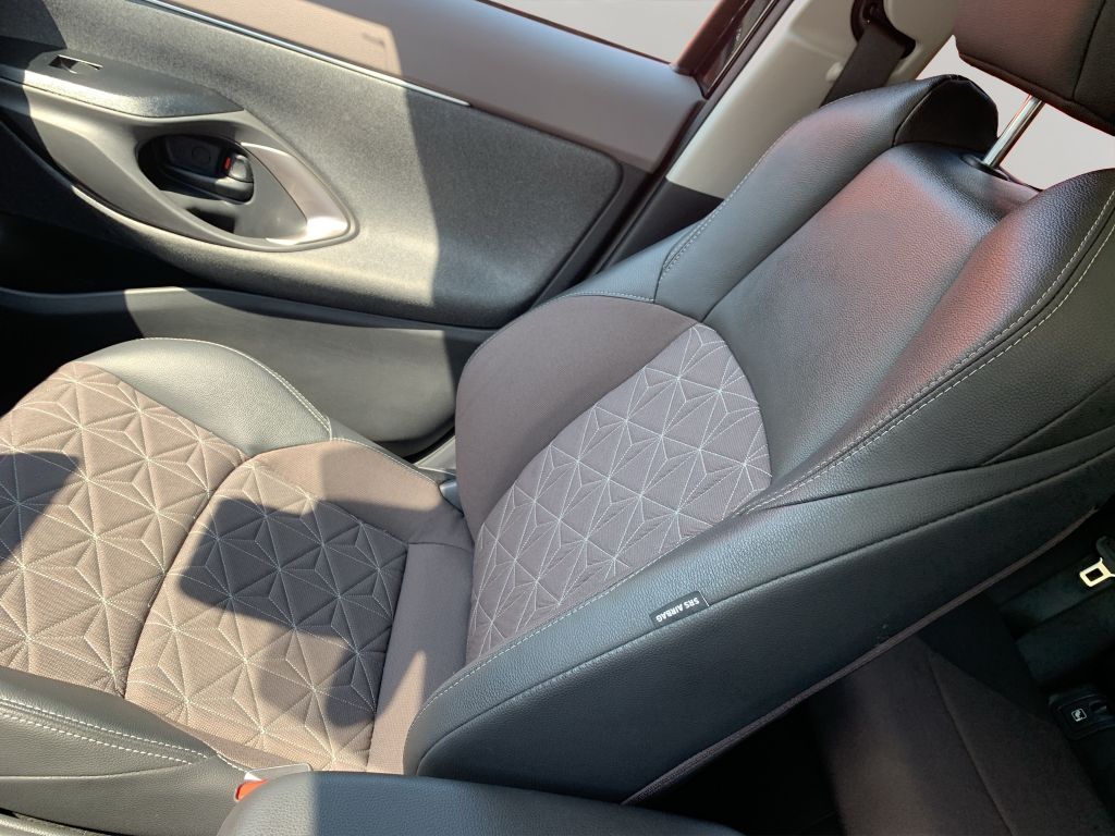 Toyota Yaris Cross Hybrid 1.5 VVT-i Elegant