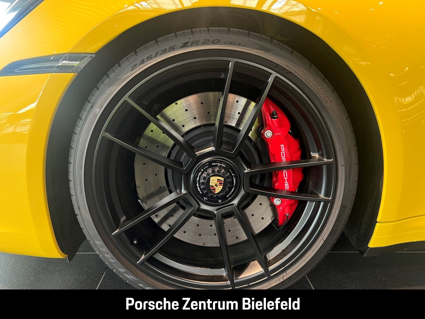 Porsche 992 911 Carrera 4 GTS Cabrio HA-Lenkung LED BOSE