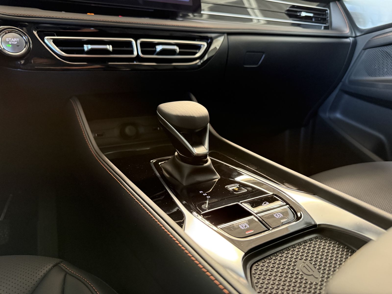 MG HS Plug-In Hybrid Luxury -7Jahre Garantie